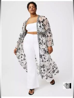 Torrid Embroidered Lace Mesh Kimono White & Black Sasha Floral Lingerie